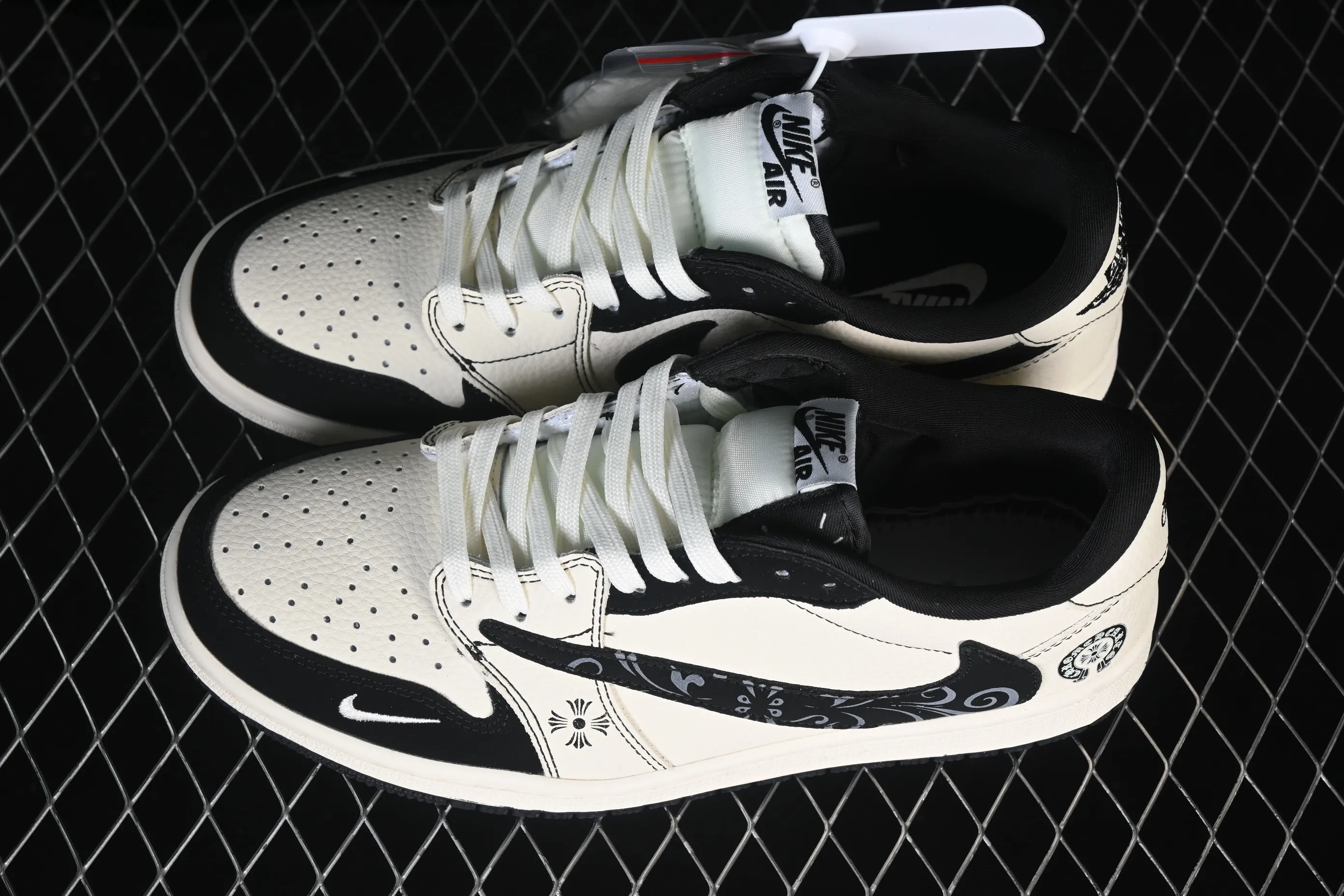 All categories Air Jordan Jordan series basketball shoes Air Jordan 1 Low High-end customized low-top sneakers Travis Scott x Fragment Design x Air Jordan 1 Low OG SP AJ1 Joe 1 Crow Heart co-branded printed suede beige low-top cultural casual sneakers DD7866-108